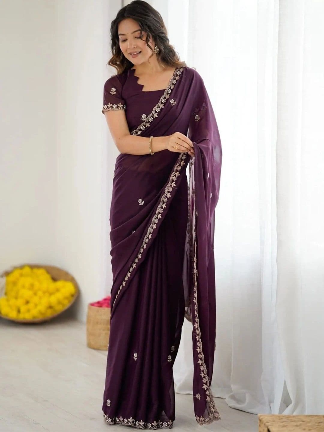 priyashi Floral Embroidered Poly Georgette Saree thumbnail 3