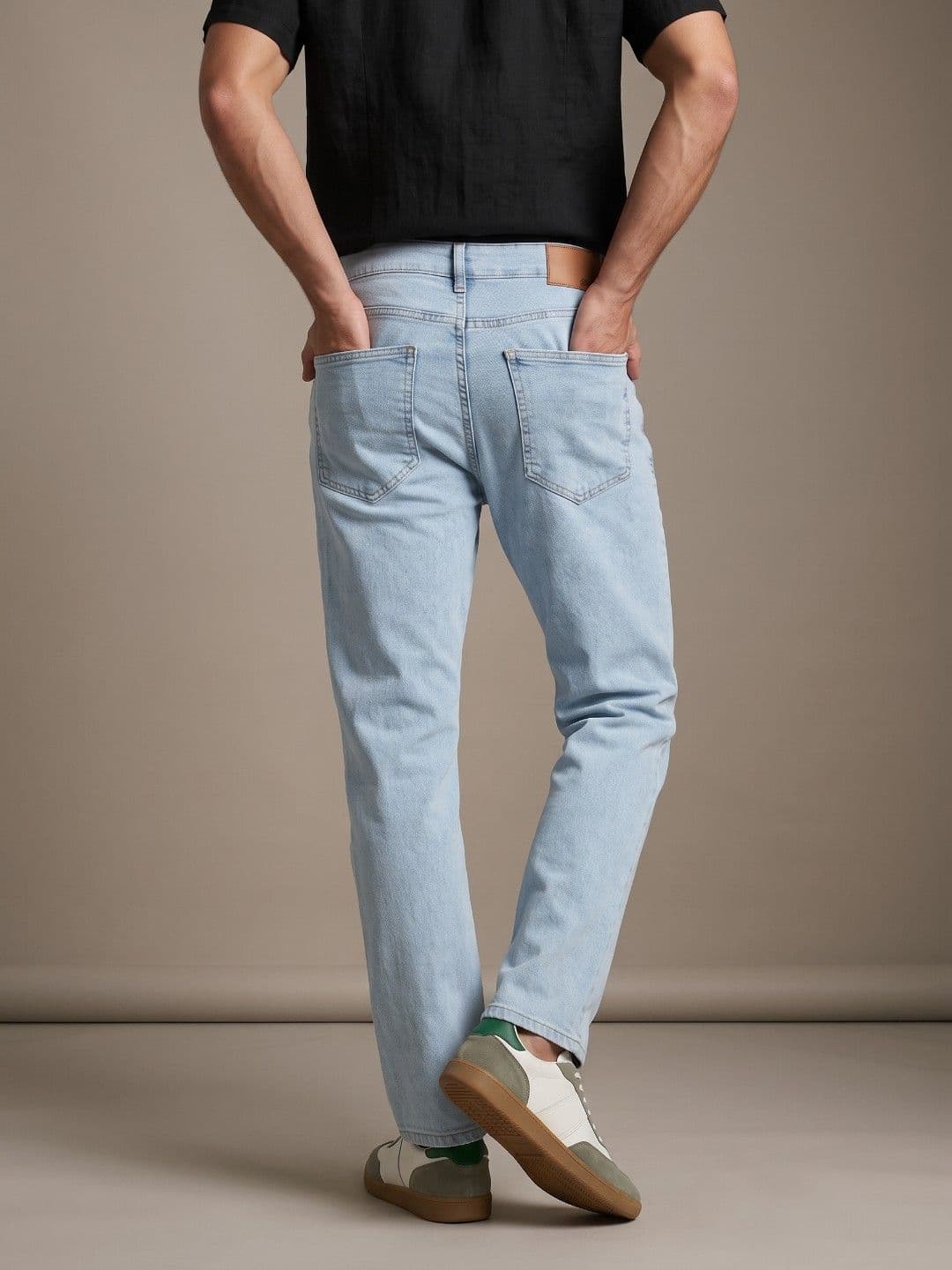 glitchez Men Straight Fit Mid-Rise Light Fade Stretchable Jeans thumbnail 3