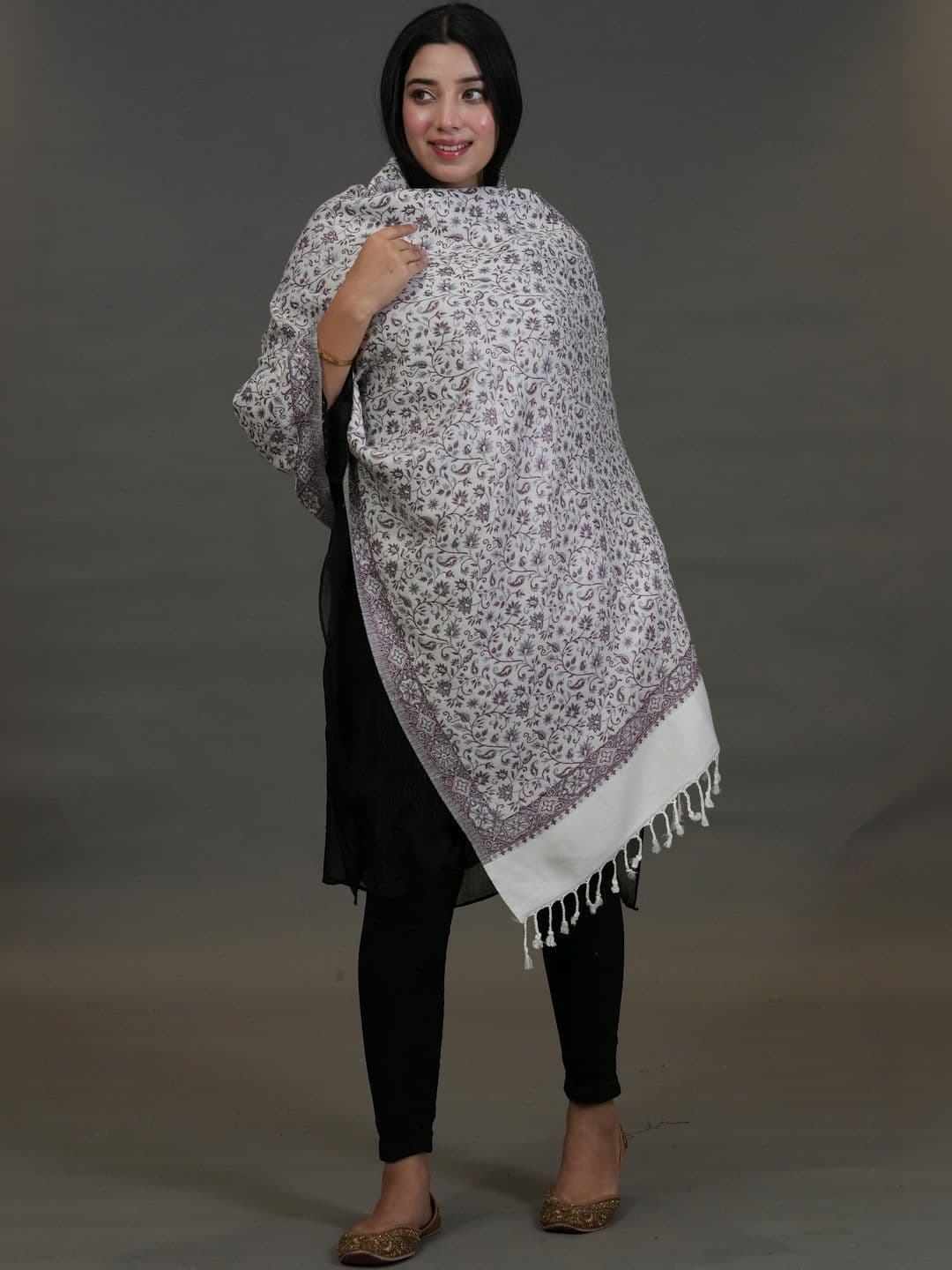 S.T. Women Ethnic Motifs Printed Acrylic Shawl thumbnail 3