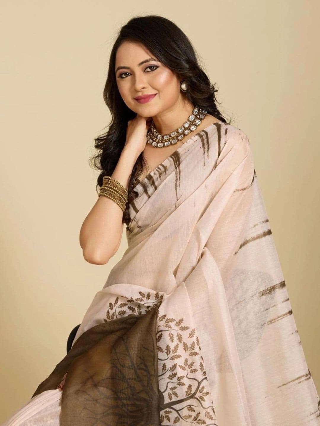 Mitera Floral Designer Saree thumbnail 3