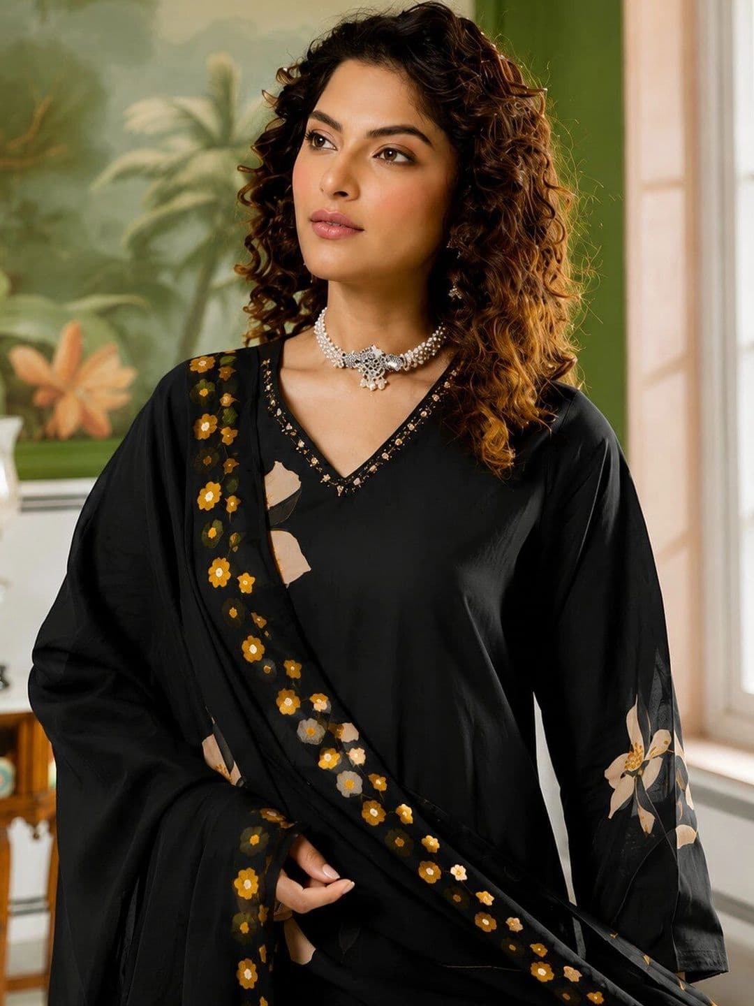 MYRIE Women Floral Printed Regular Kurta with Palazzos & With Dupatta thumbnail 5