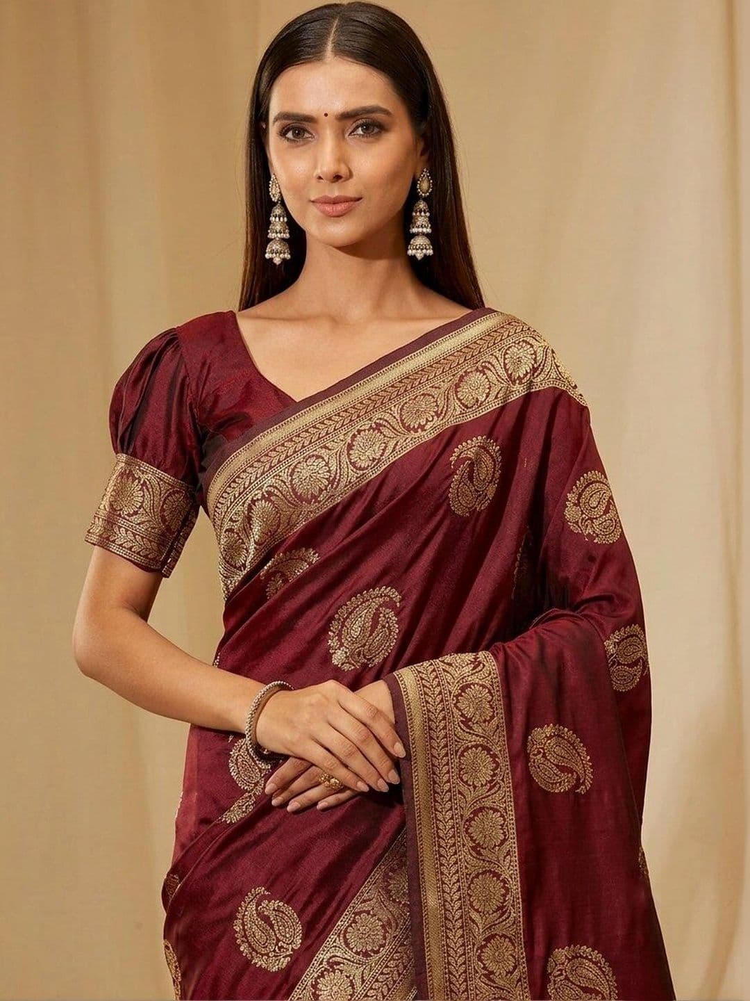 UMANTA Woven Design Zari Silk Blend Banarasi Saree thumbnail 4