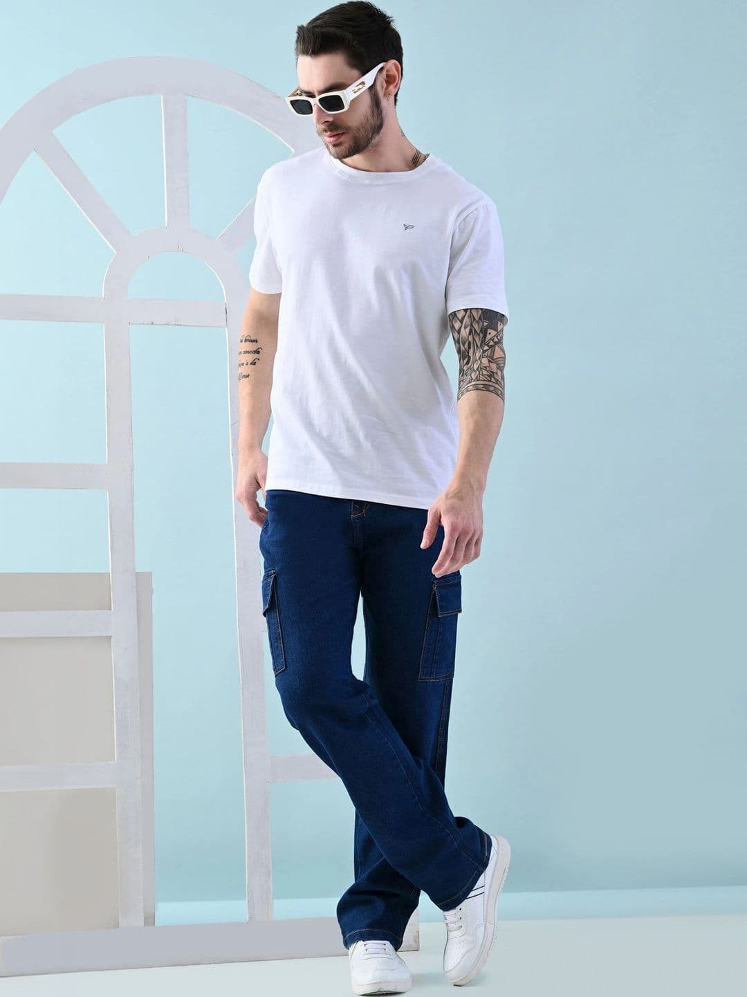 HERE&NOW Men's Dark Wash Mid-Rise Cargo Straight Fit Jeans with Flap Pockets thumbnail 5