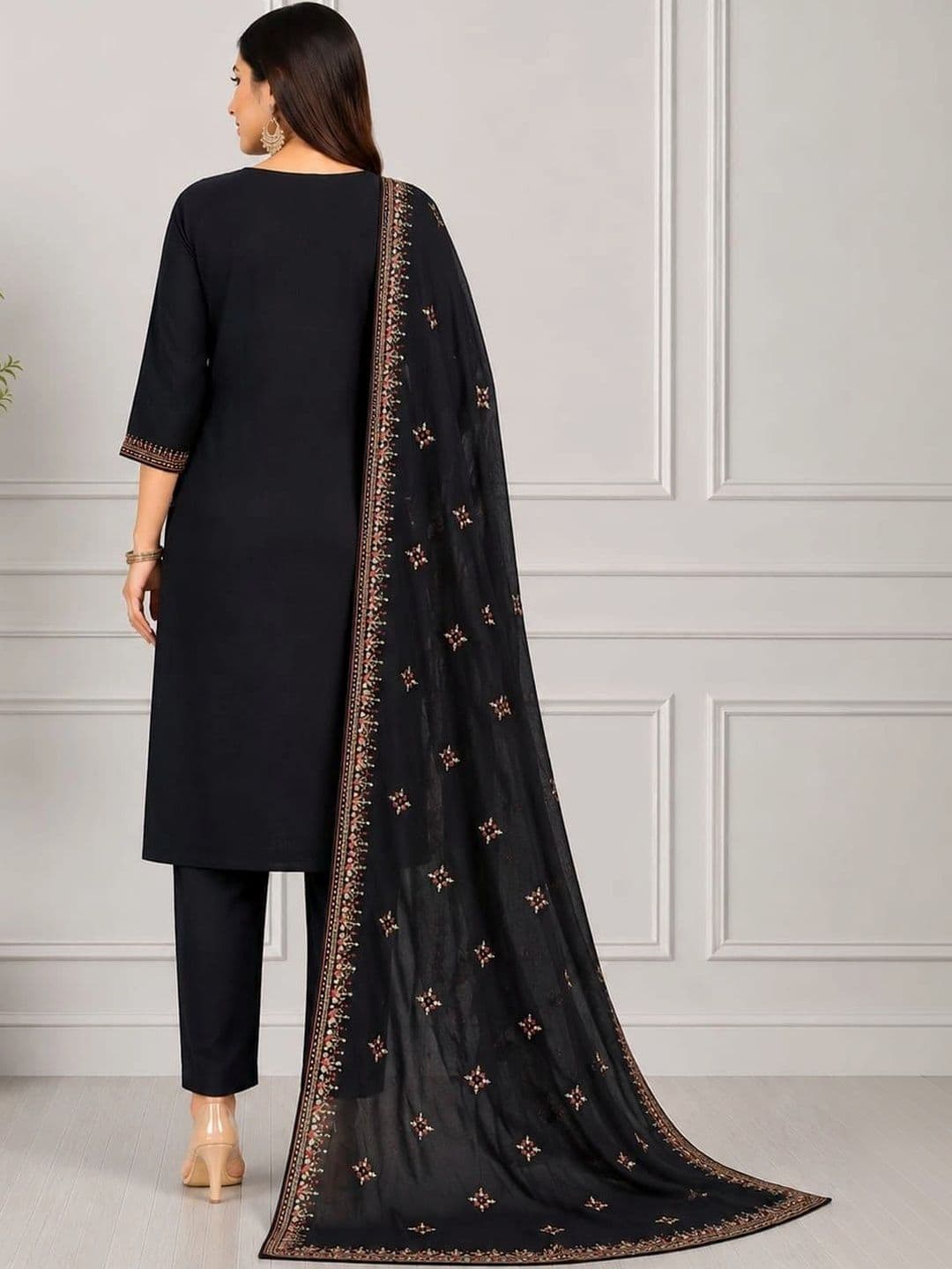 Harvi Women Ethnic Motifs Embroidered Regular Thread Work Kurta with Trousers & With Dupatta thumbnail 5