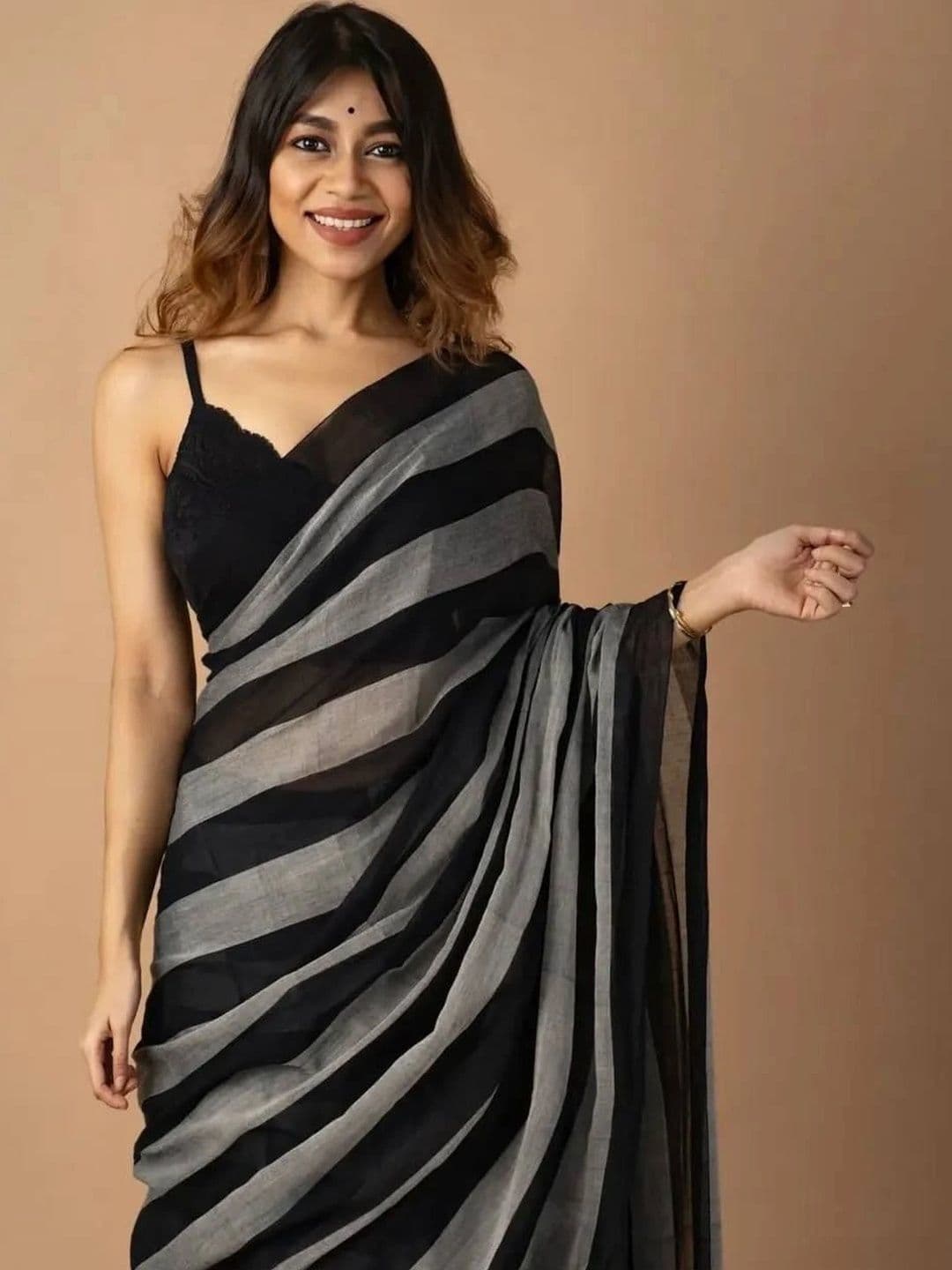 saneria silk Striped Linen Blend Taant Saree thumbnail 3