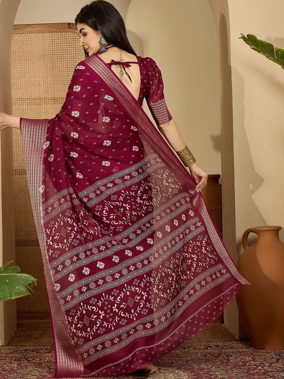 NARIVESH TRENDS Silk Blend Saree thumbnail 5