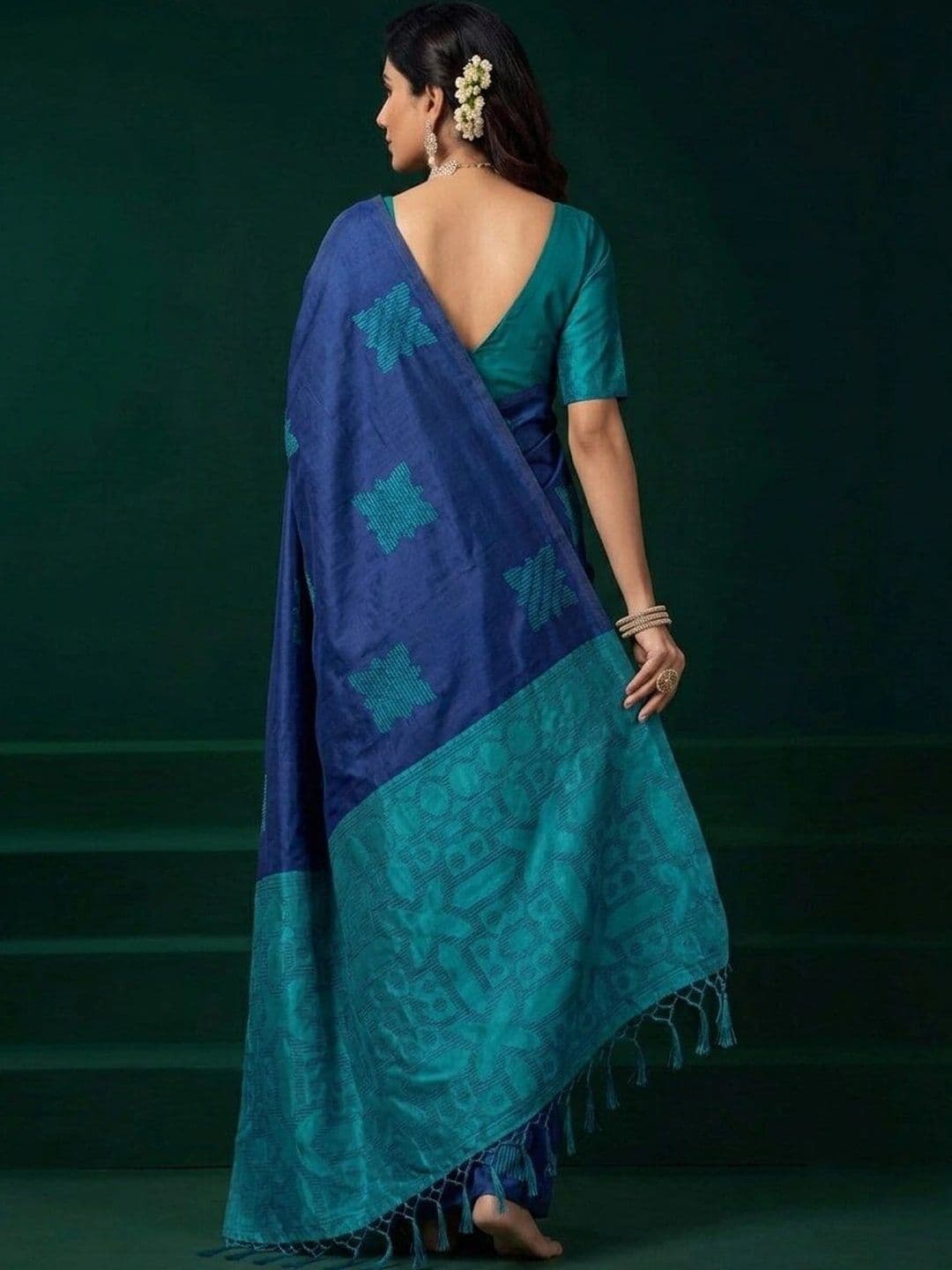 UMANTA Silk Blend Banarasi Saree thumbnail 2
