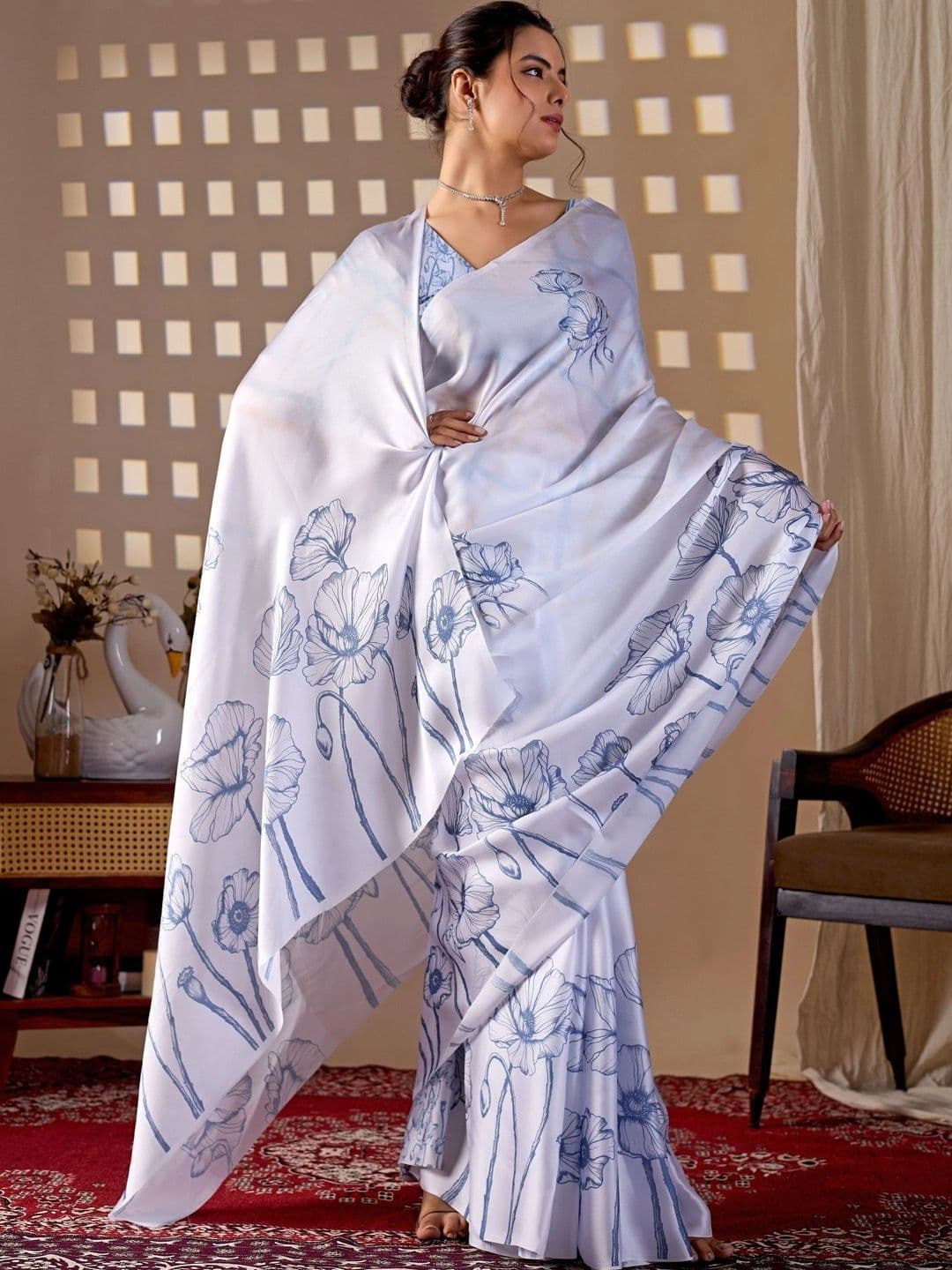 DIVASTRI Floral Satin Designer Saree thumbnail 6