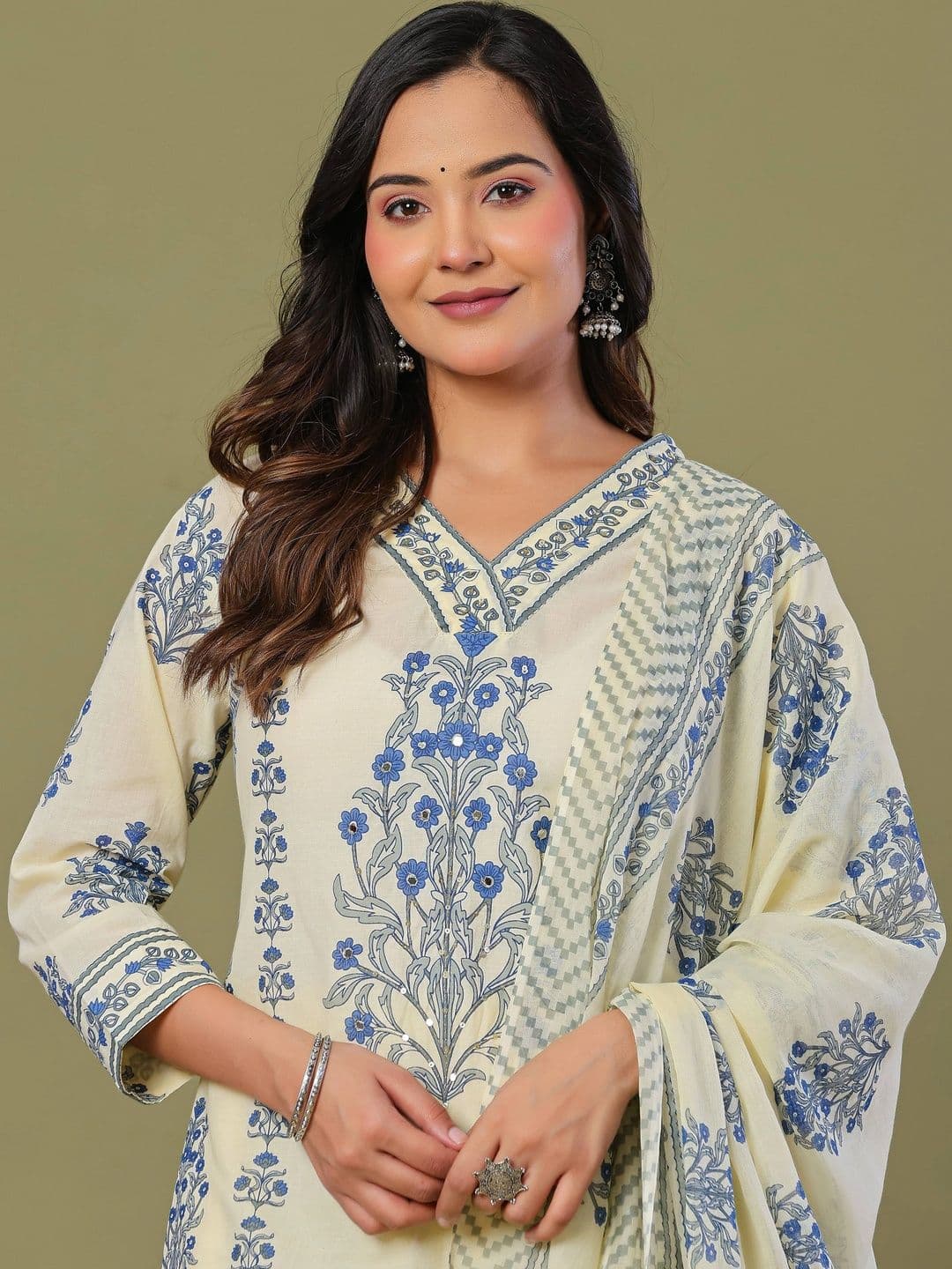 Samdwaals Women Floral Printed Regular Pure Cotton Kurta with Palazzos & With Dupatta thumbnail 3