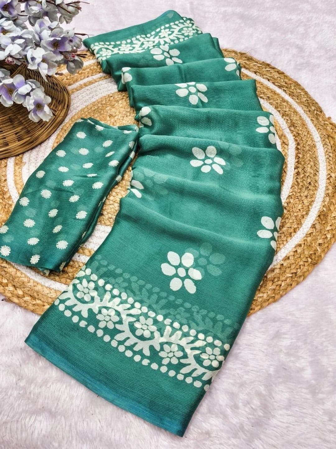 MAGNEITTA Floral Pure Chiffon Designer Saree thumbnail 3