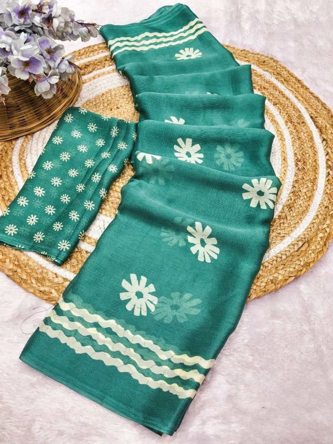 MAGNEITTA Floral Pure Chiffon Designer Saree thumbnail 2