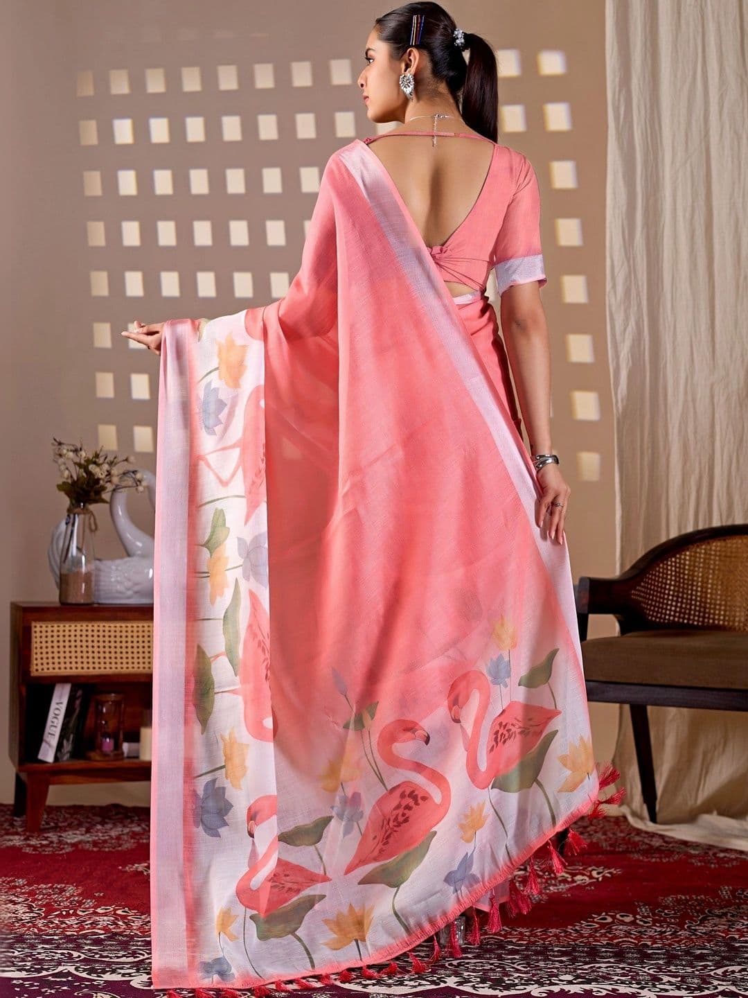 DIVASTRI Floral Zari Linen Blend Designer Saree thumbnail 4