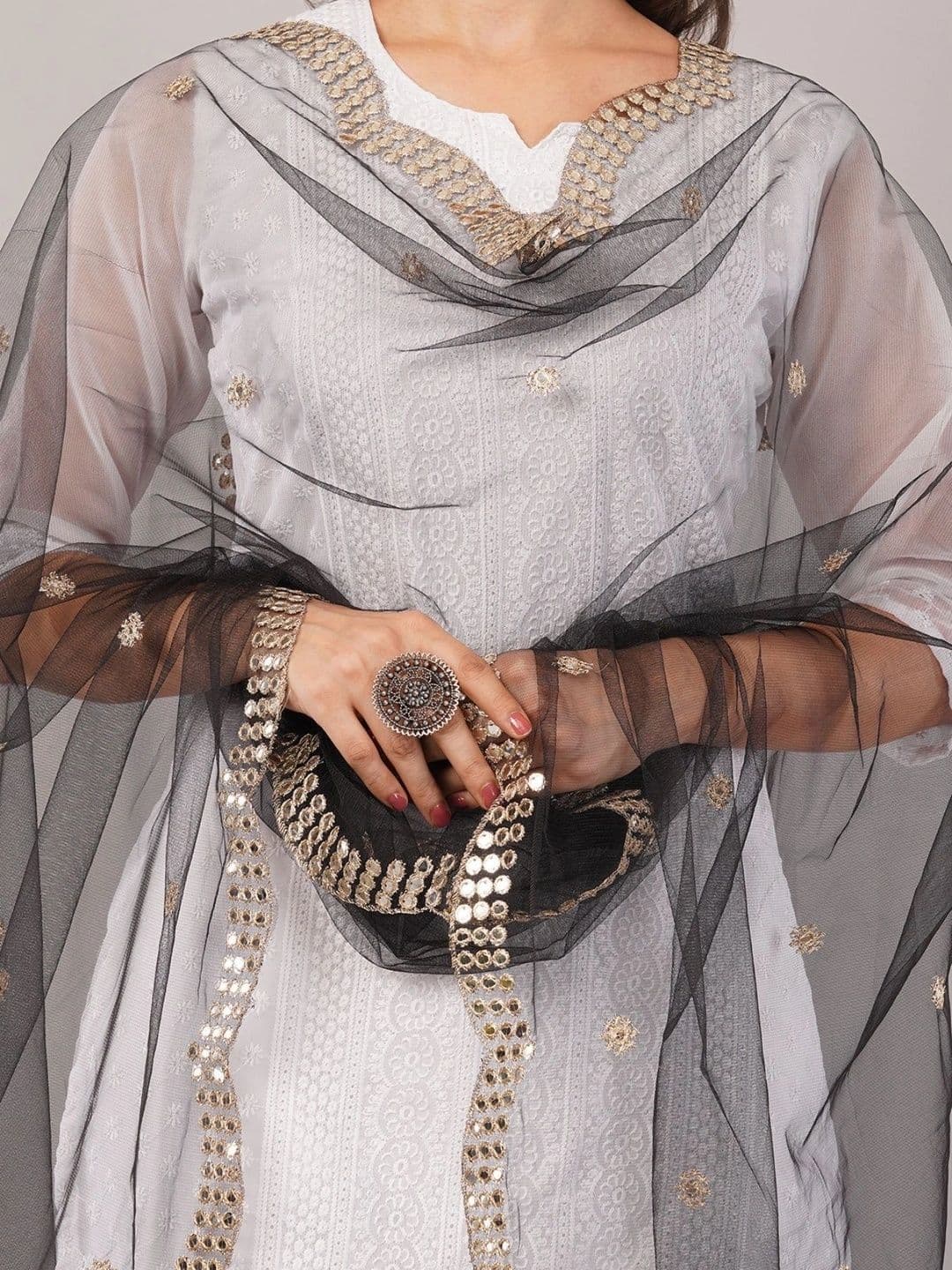 IVAARA Ethnic Motifs Embroidered Dupatta with Mirror Work thumbnail 2