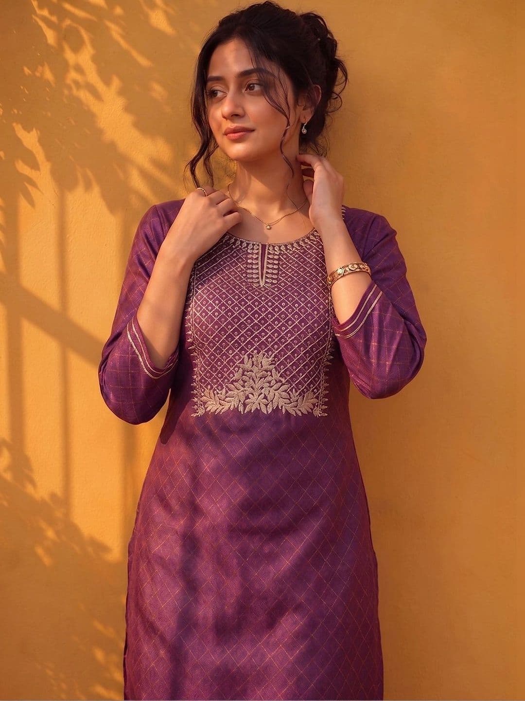 Varanga Women Ethnic Motifs Embroidered Regular Gotta Patti Kurta with Trousers & With Dupatta thumbnail 3