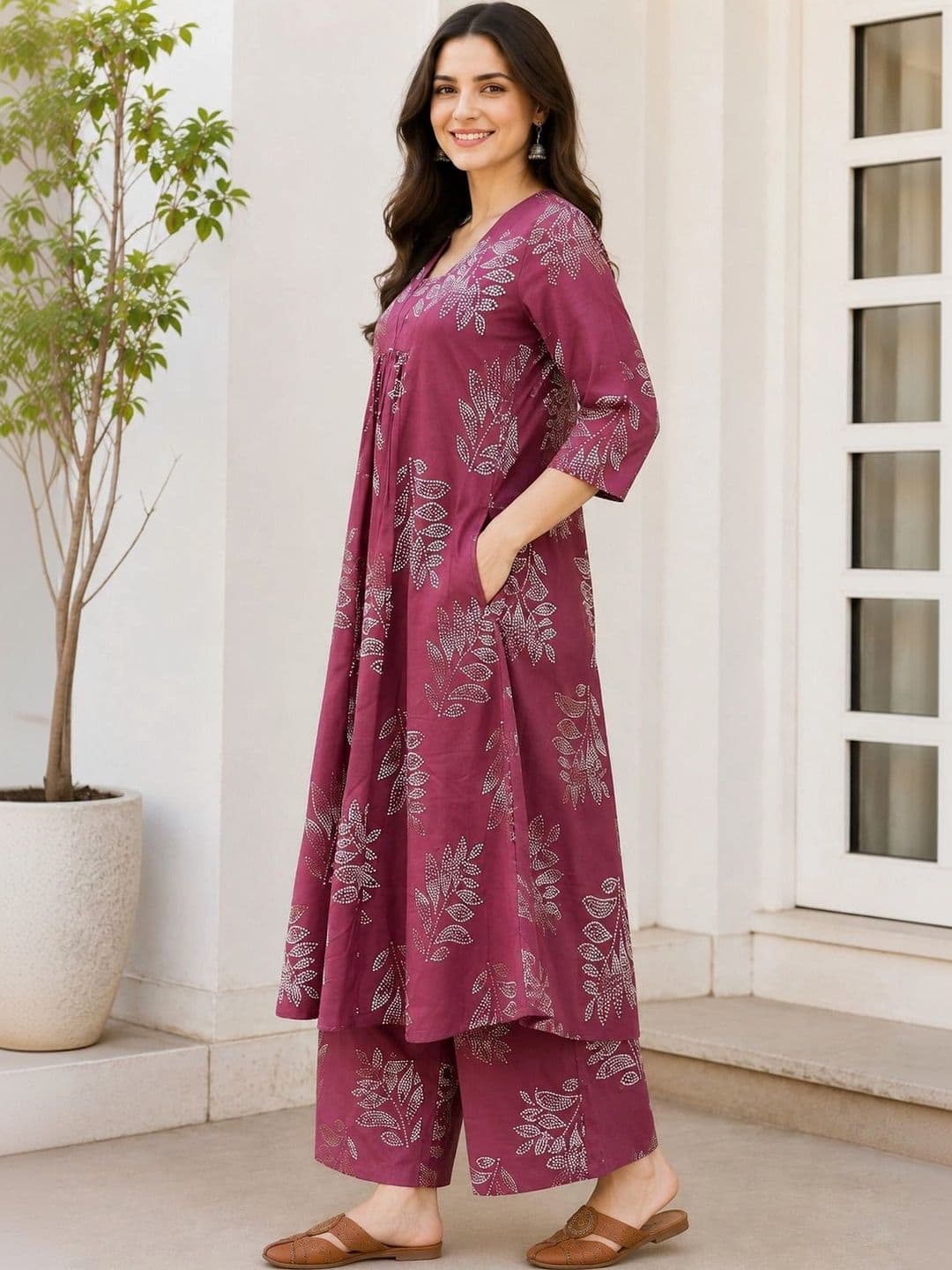 NEW ETHNIC 4 YOU Women Floral Printed Regular Kurta with Palazzos thumbnail 2