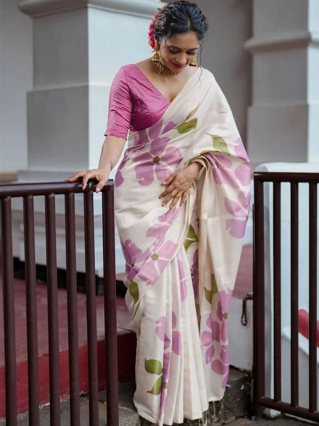saneria silk Floral Linen Blend Chanderi Saree - view 1