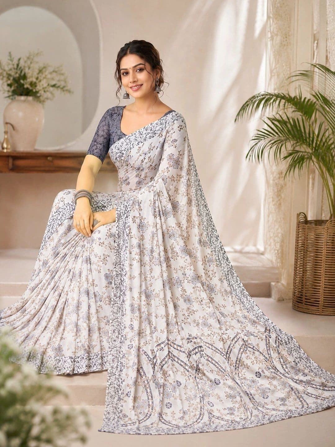 NARIVESH TRENDS Floral Poly Georgette Saree thumbnail 2