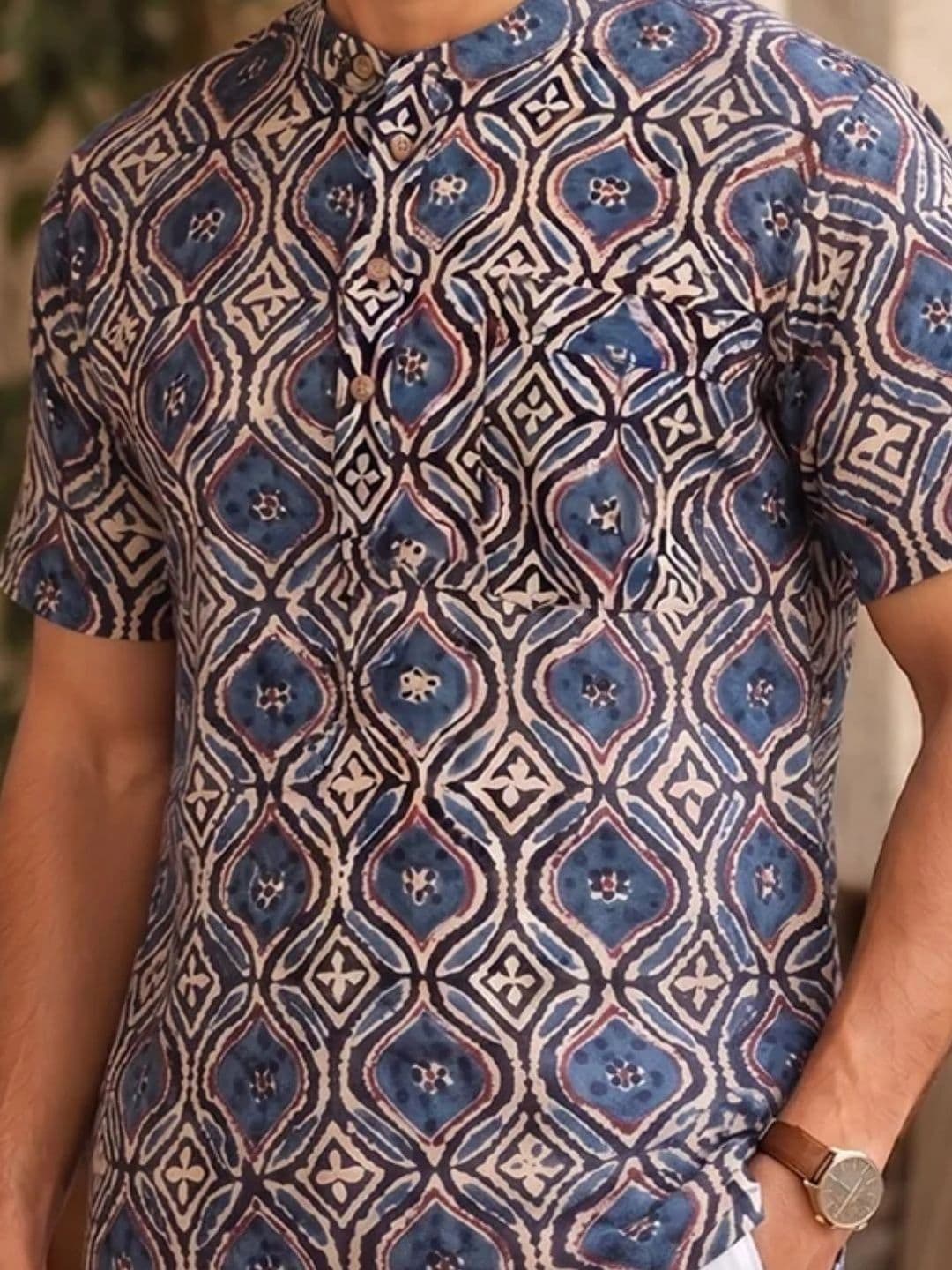 Avishya Men Tribal Printed Handloom Kurta thumbnail 4