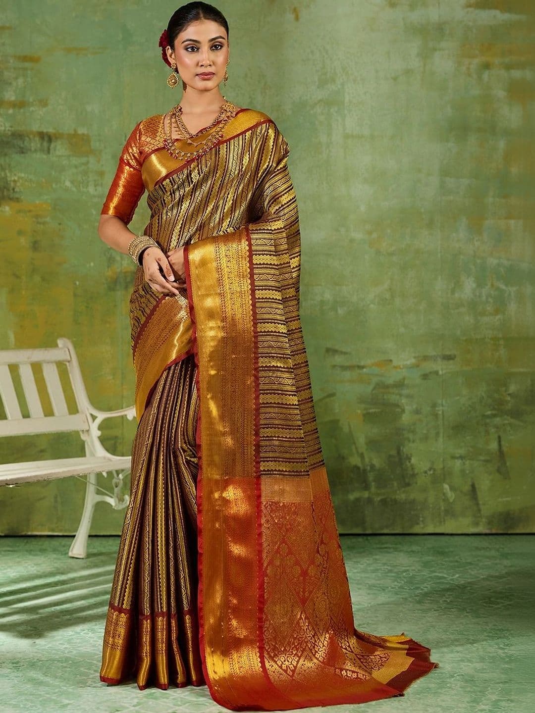 Sutriti Woven Design Zari Silk Blend Kanjeevaram Saree - view 1