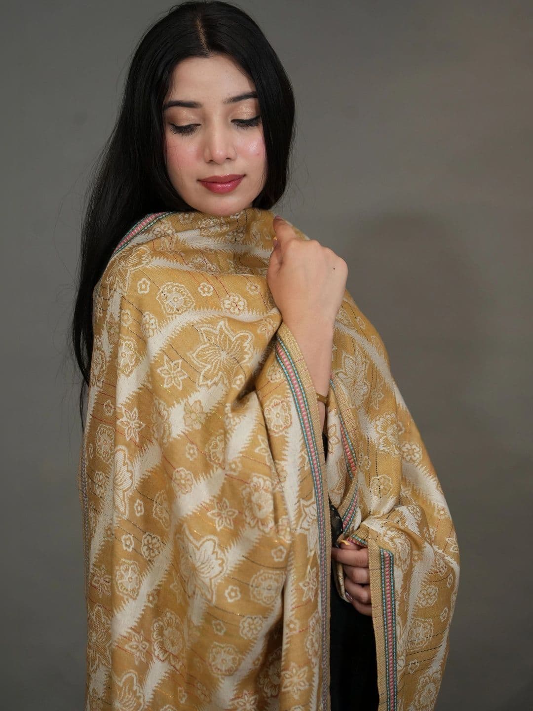 SHIFNEEN Women Floral Printed Acrylic Shawl thumbnail 2