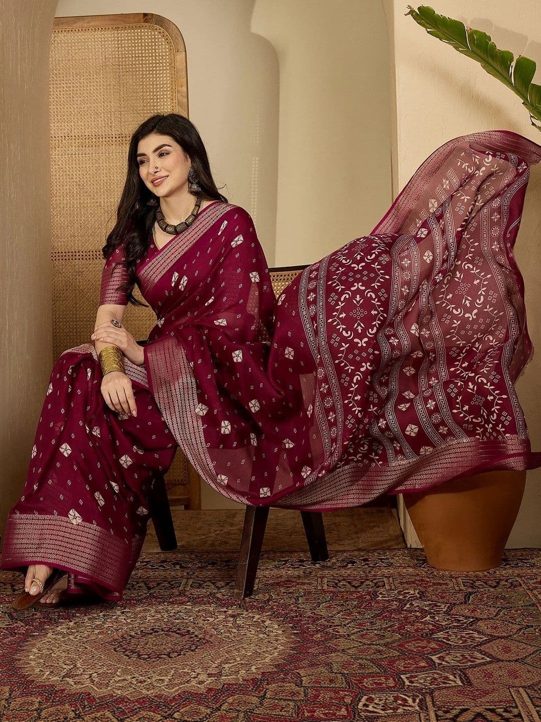NARIVESH TRENDS Silk Blend Saree thumbnail 6