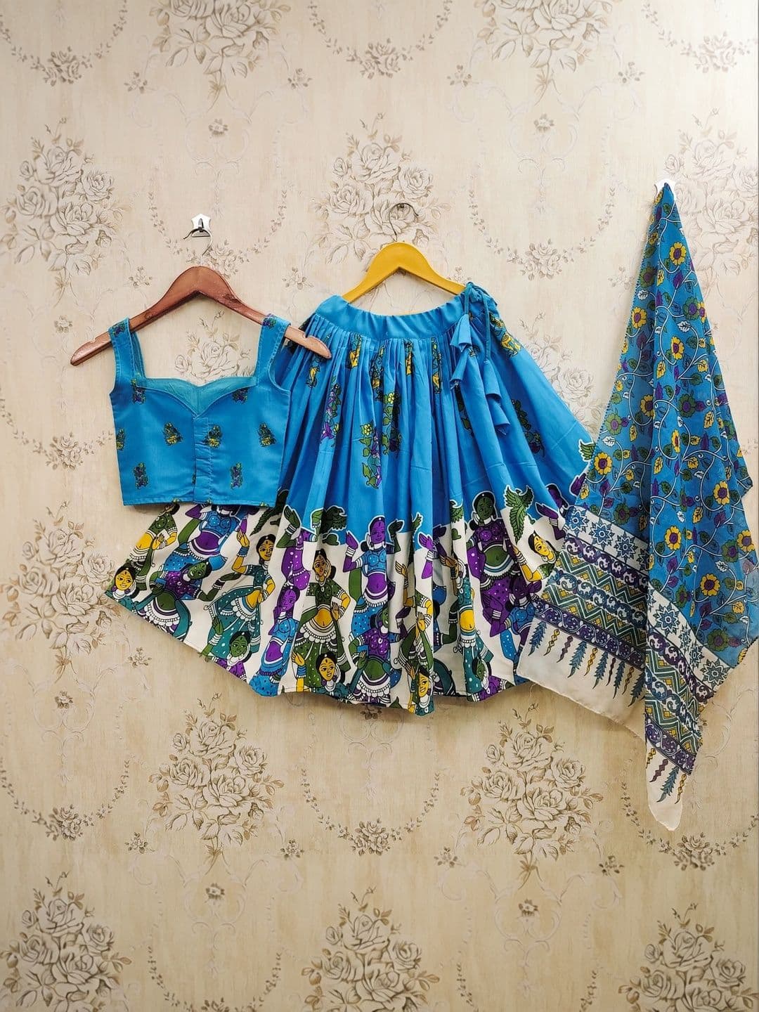 KALINI Girls Printed Ready to Wear Lehenga & Blouse With Dupatta thumbnail 4