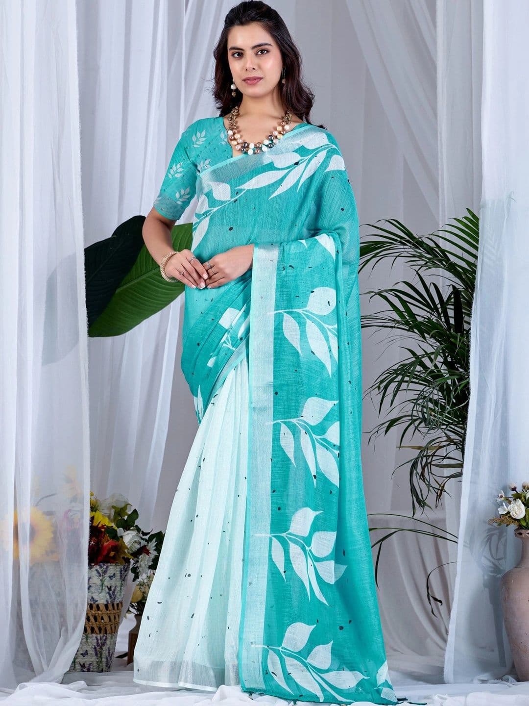 DIVASTRI Ethnic Motifs Zari Linen Blend Designer Saree - view 1