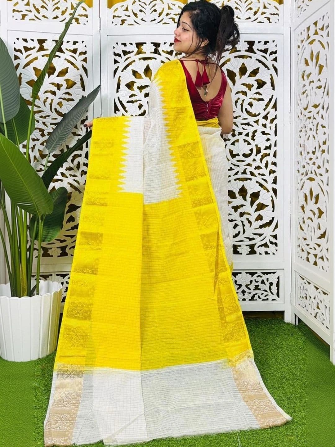 READYMART Striped Pure Cotton Saree thumbnail 4