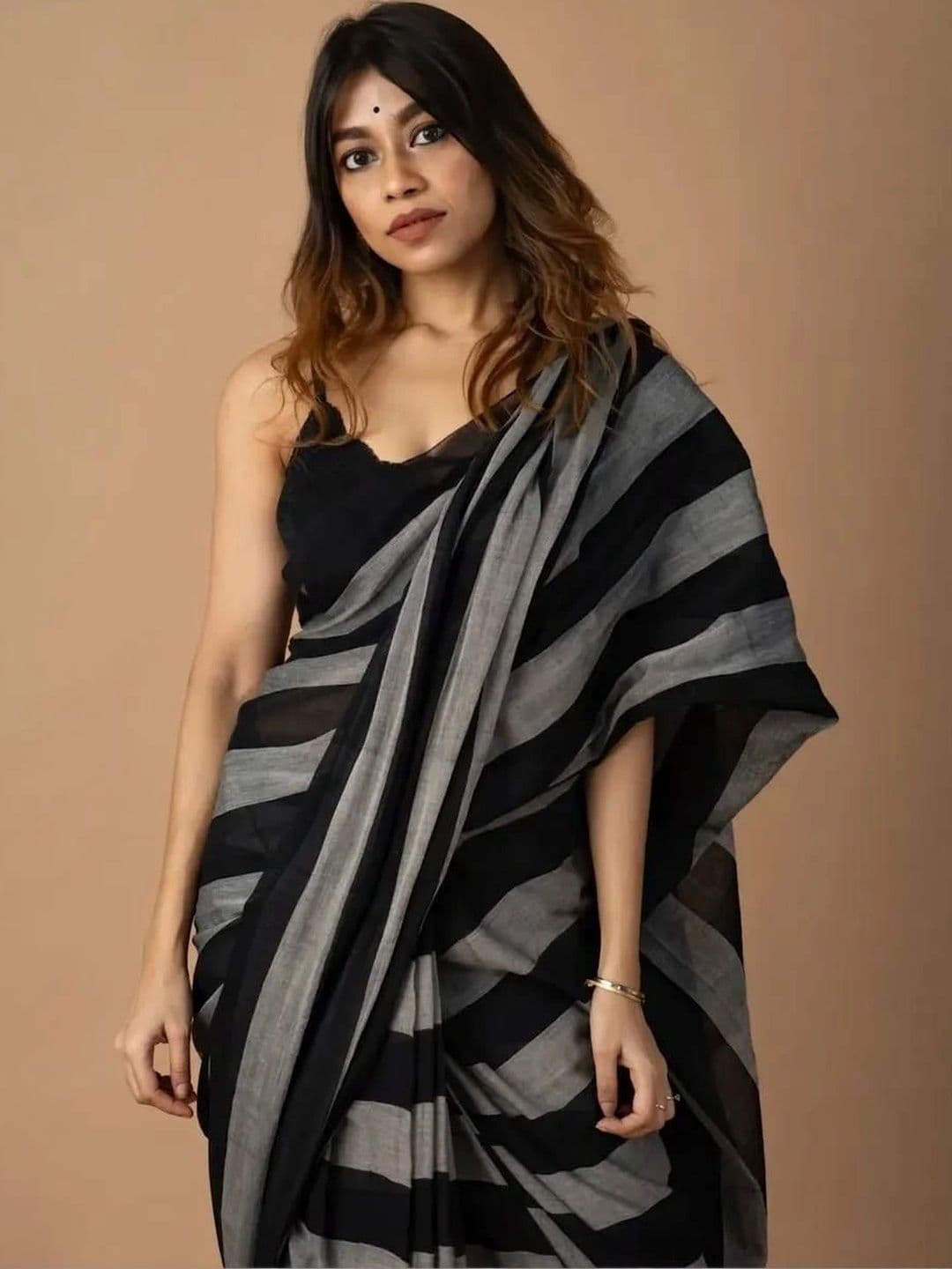 saneria silk Striped Linen Blend Taant Saree thumbnail 4