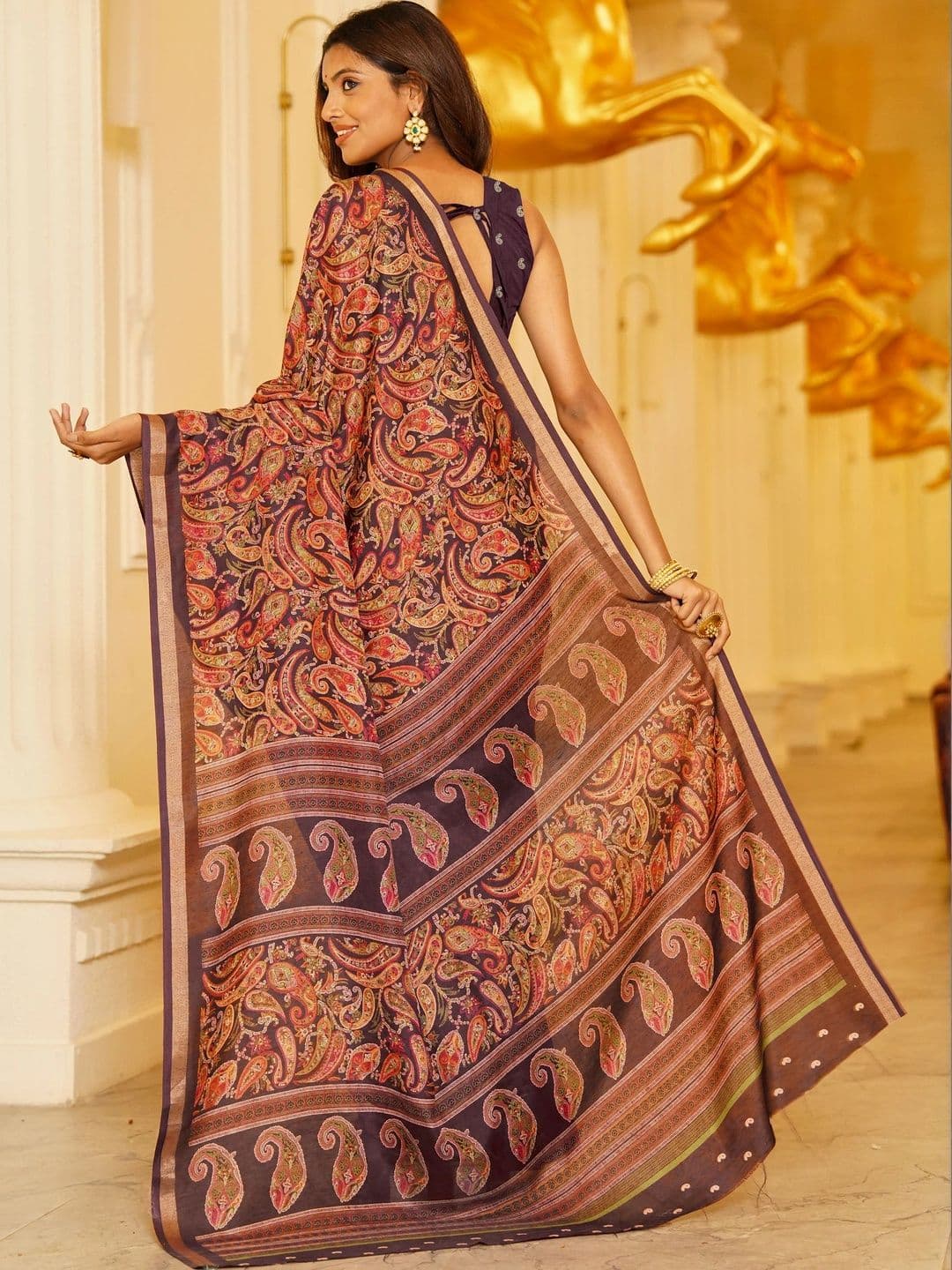 NARIVESH TRENDS Paisley Saree thumbnail 5