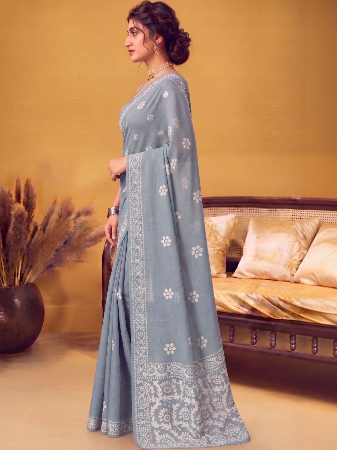 MAGNEITTA Floral Pure Chiffon Designer Saree thumbnail 2