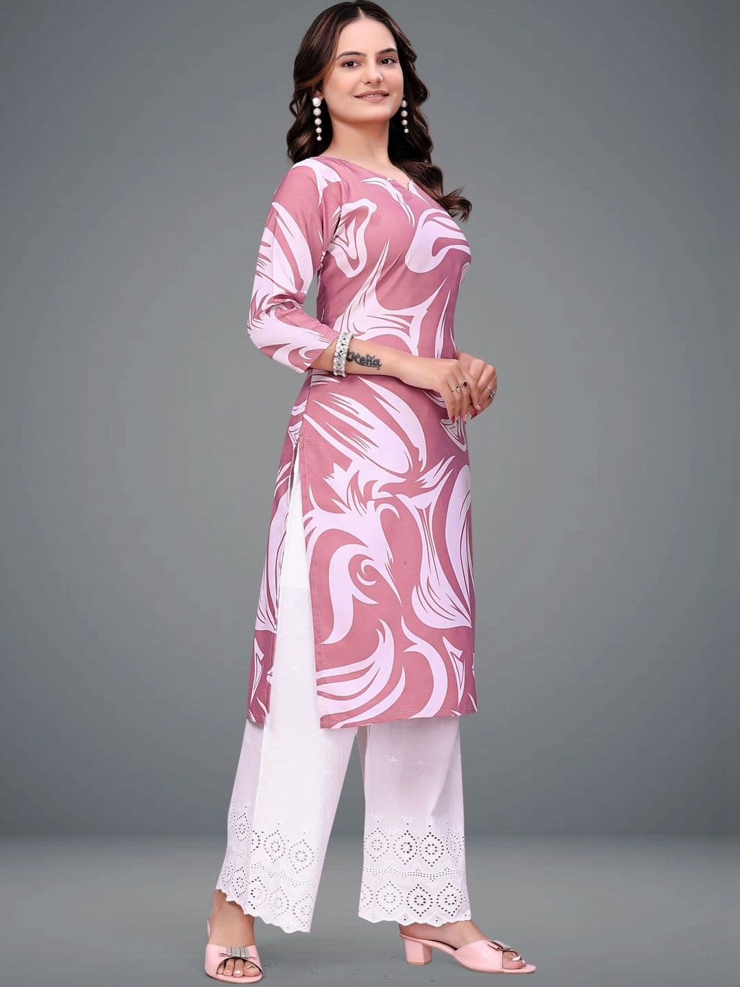 SHAIBO SAREE Women Floral Printed Crepe Kurta thumbnail 6