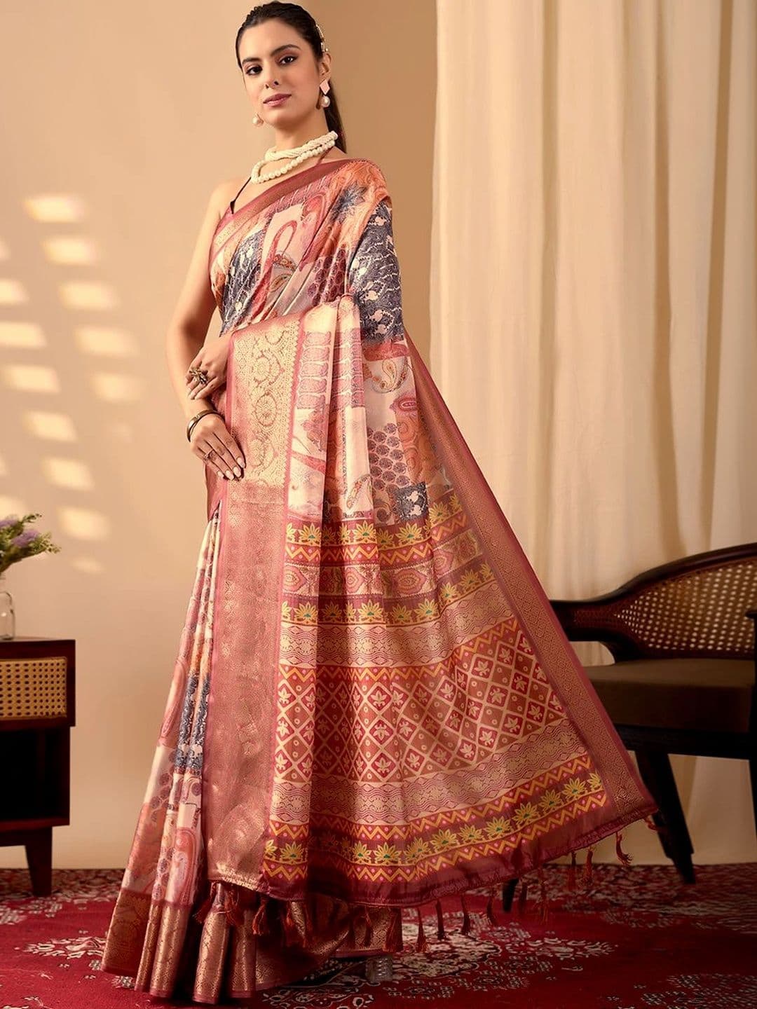 Mitera Zari Silk Blend Designer Saree thumbnail 6