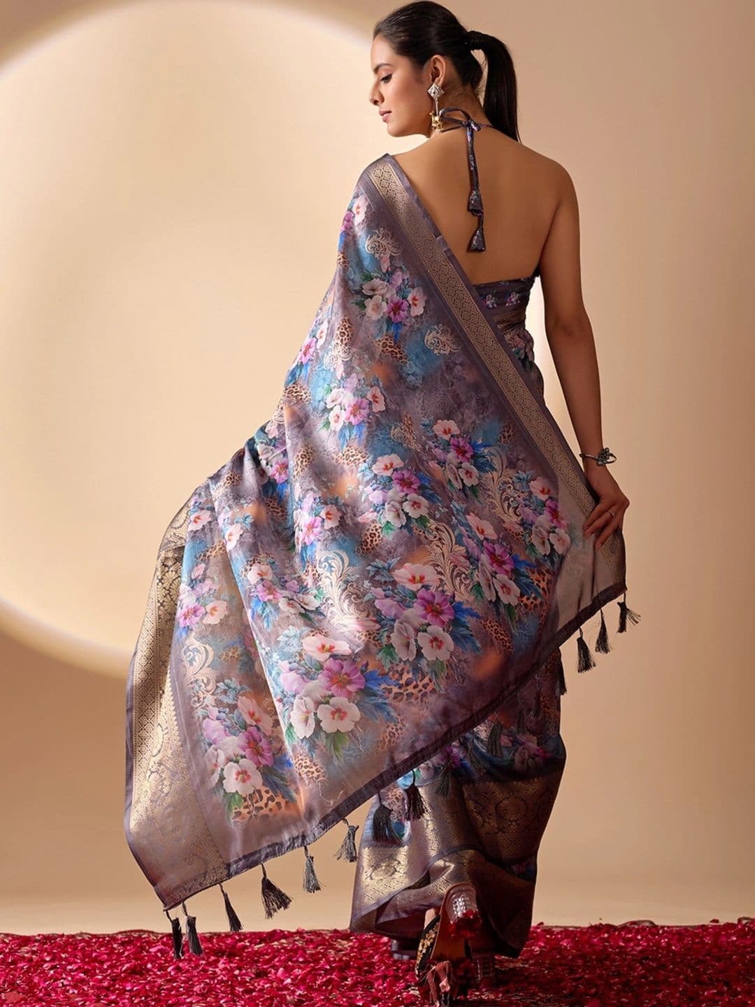 Mitera Floral Zari Silk Blend Designer Saree thumbnail 4