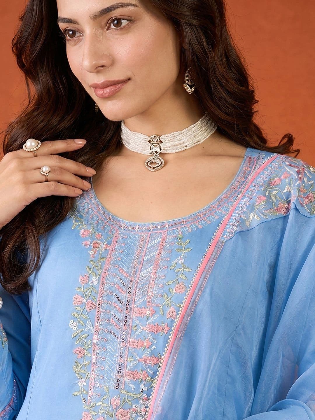 Sangria Women Floral Embroidered Regular Thread Work Kurta with Trousers & With Dupatta thumbnail 4