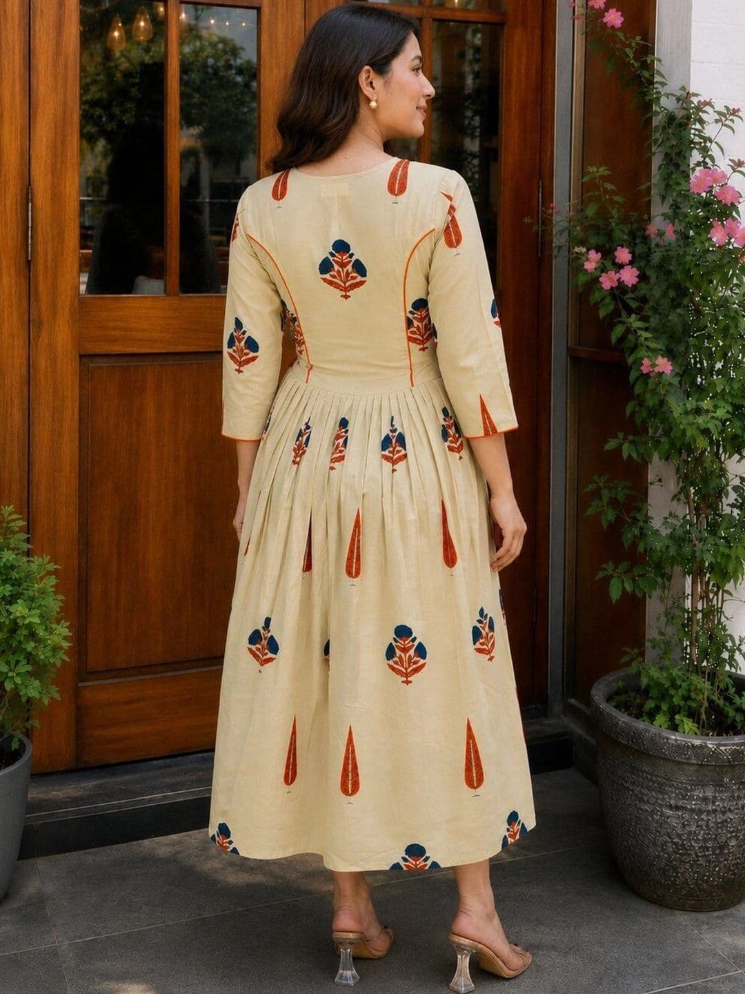 ARANGETRAM Women Ethnic Motifs Printed Mirror Work Anarkali Kurta thumbnail 4