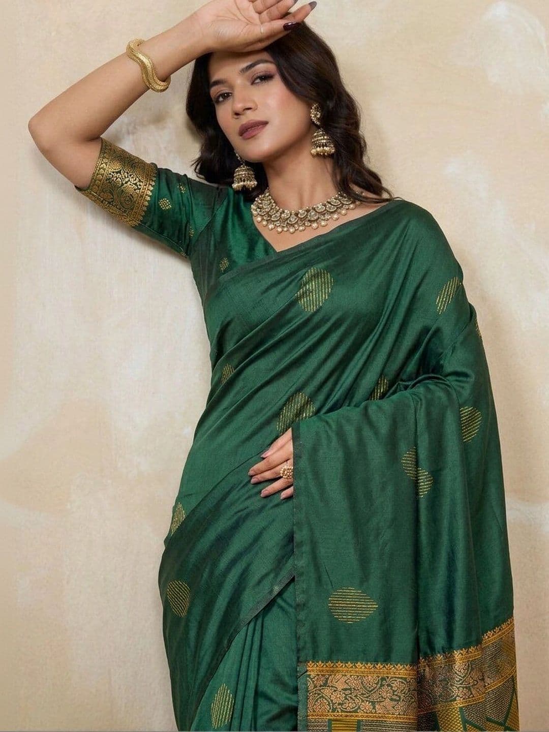 UMANTA Zari Silk Blend Banarasi Saree thumbnail 5