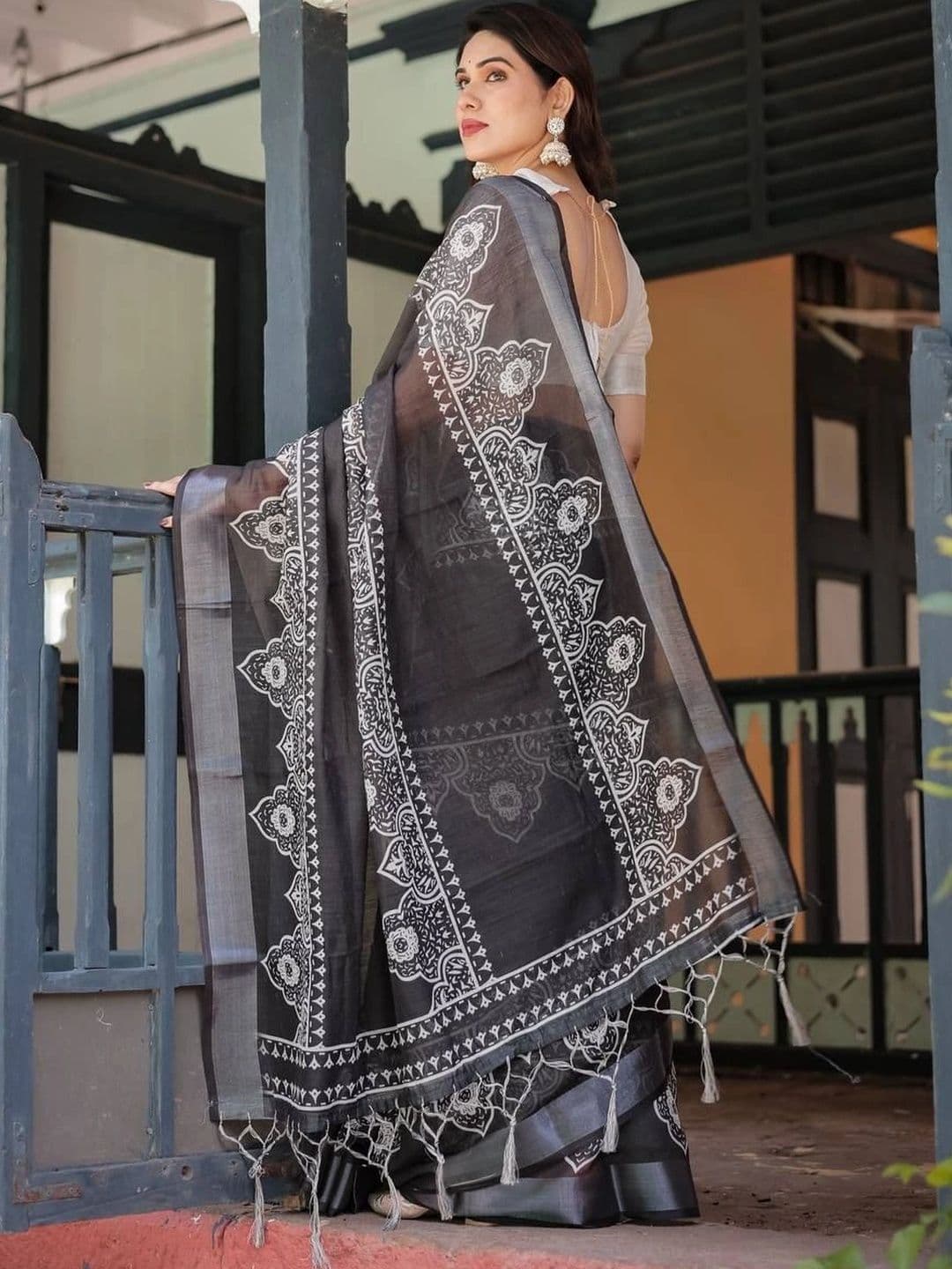 saneria silk Floral Linen Blend Bagru Saree thumbnail 2