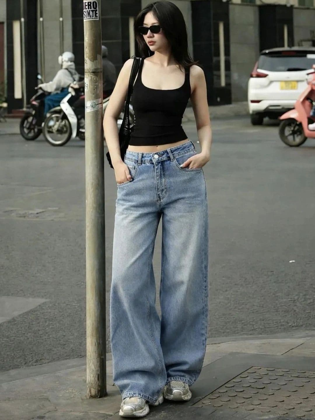 Off Duty India Women Wide Leg High-Rise Low Distress Light Fade Jeans - view 1