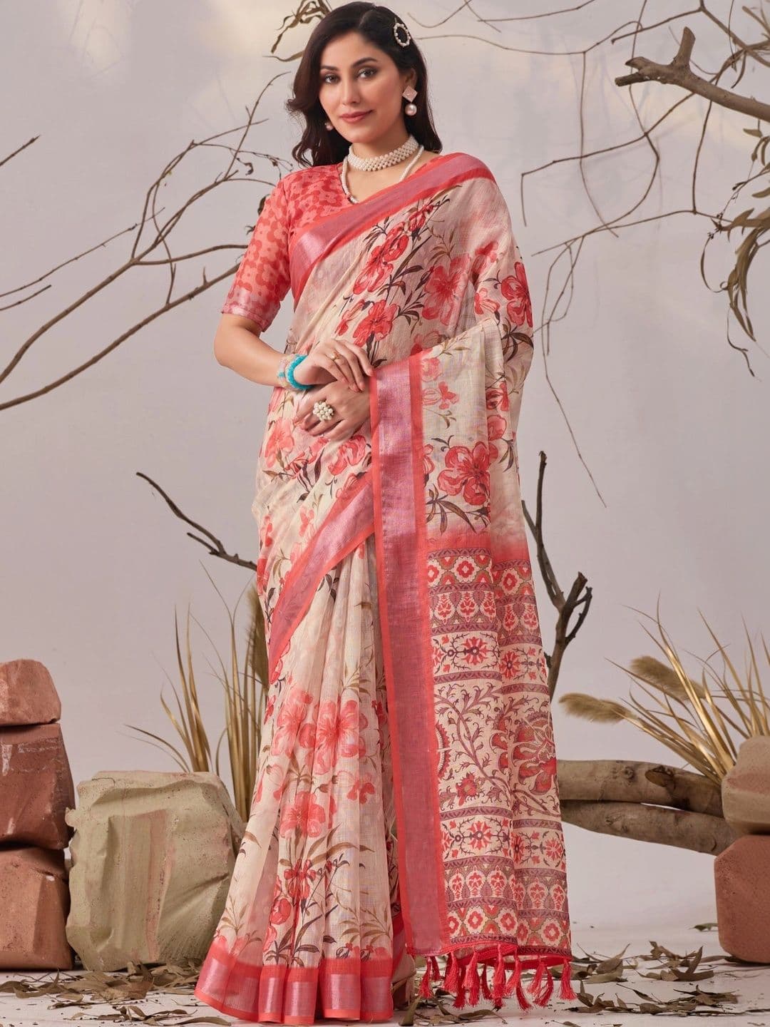 DIVASTRI Floral Linen Blend Designer Saree - view 1