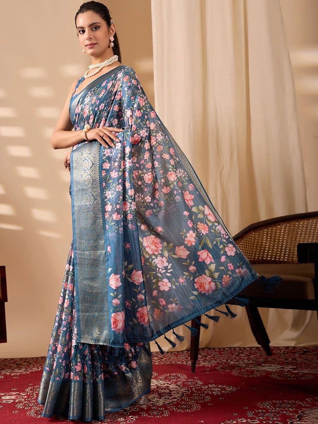Mitera Floral Zari Silk Blend Designer Saree thumbnail 4