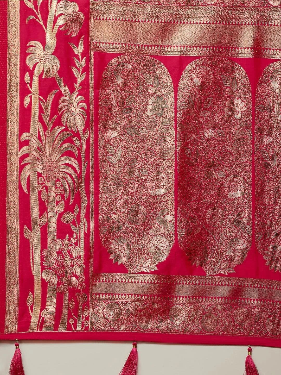 Garden Vareli Woven Design Zari Art Silk Banarasi Saree thumbnail 5