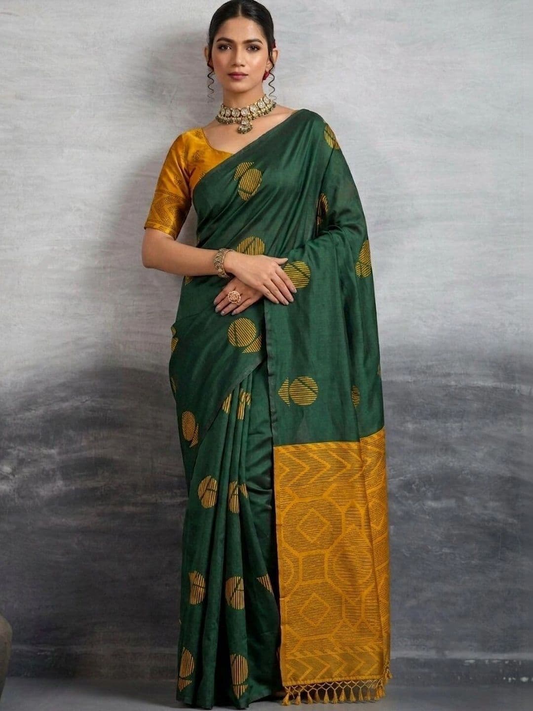 UMANTA Woven Design Zari Silk Blend Banarasi Saree - view 1