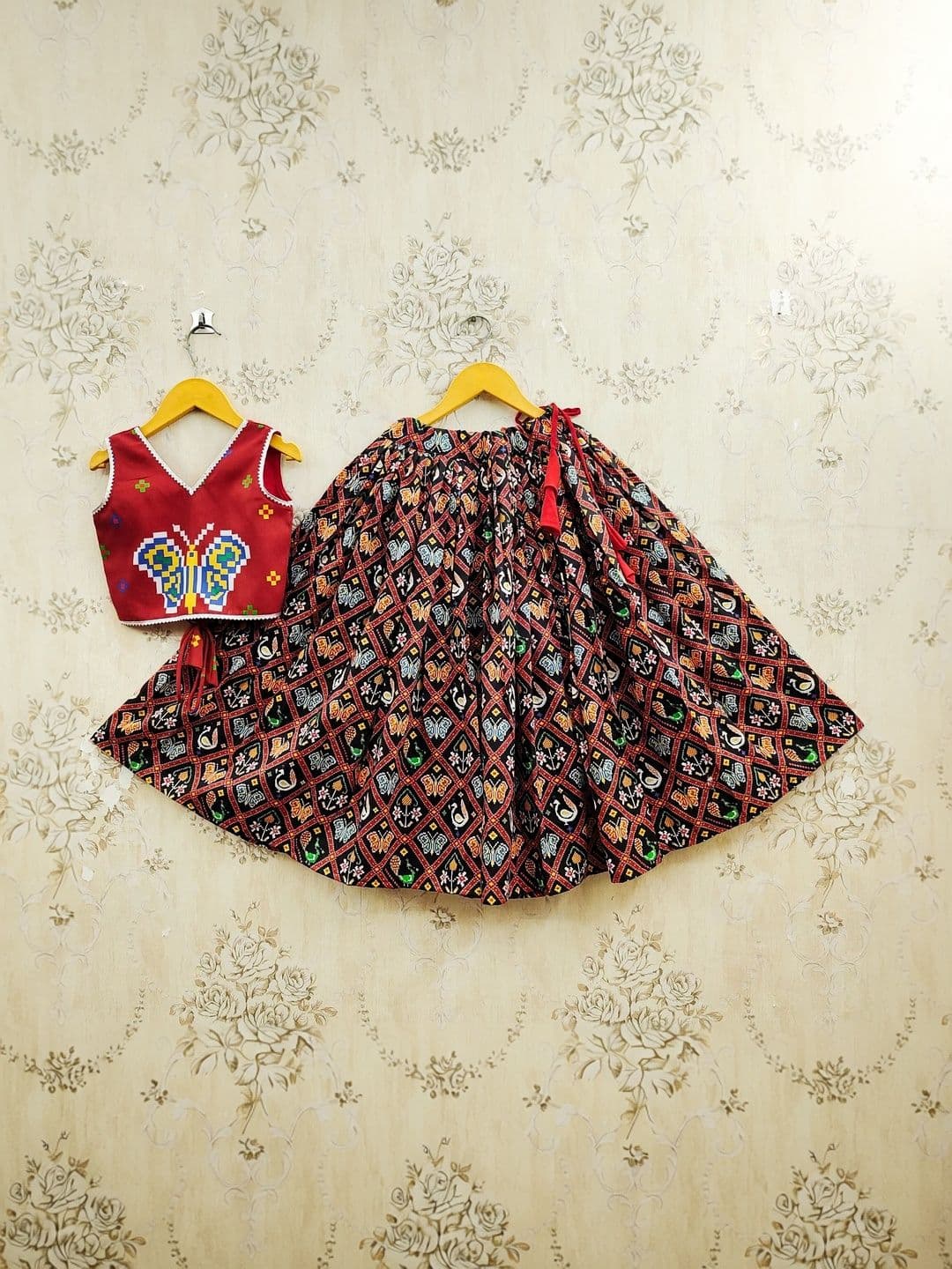 KALINI Girls Embroidered Thread Work Ready to Wear Lehenga & thumbnail 5