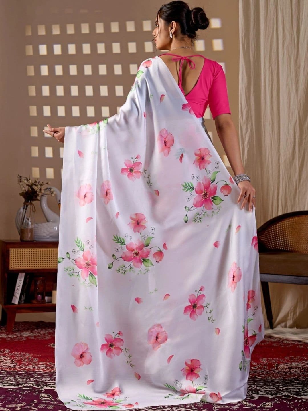 Mitera Floral Designer Saree thumbnail 2