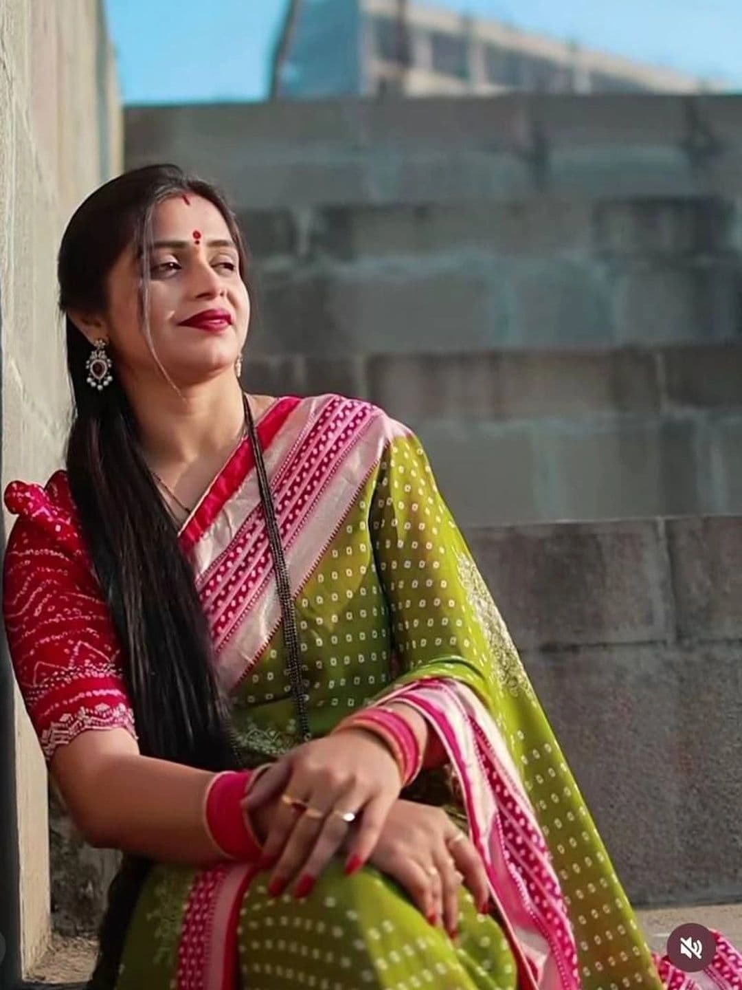 saneria silk Bandhani Pure Georgette Bandhani Saree thumbnail 3