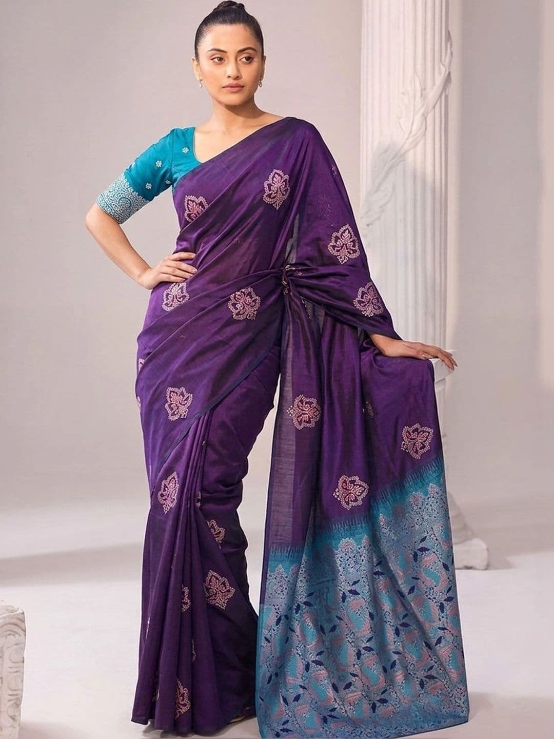 UMANTA Woven Design Zari Silk Blend Banarasi Saree thumbnail 6