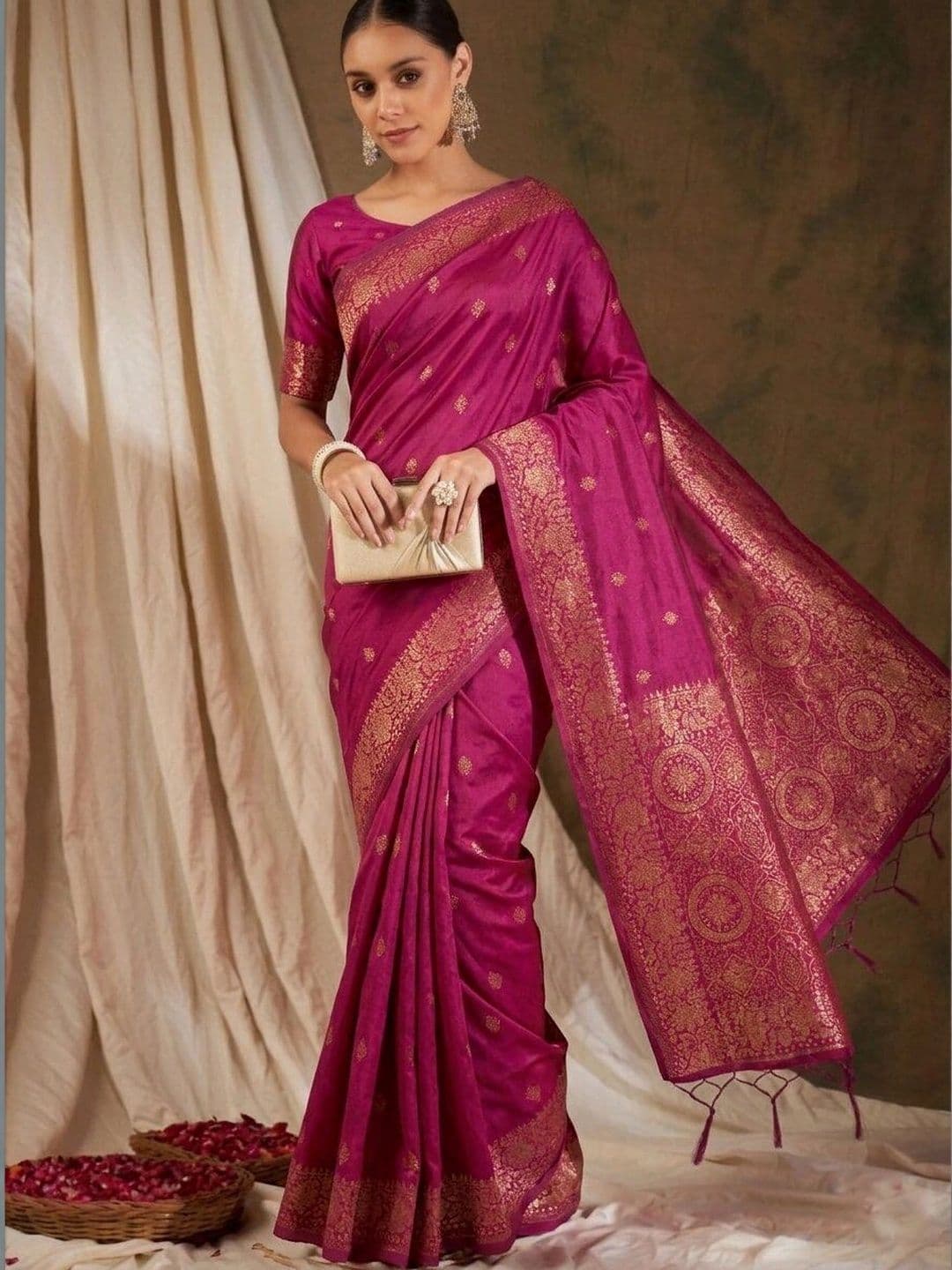 UMANTA Woven Design Zari Silk Blend Banarasi Saree - view 1