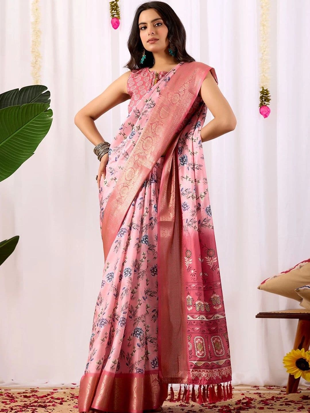 DIVASTRI Floral Zari Silk Blend Designer Saree thumbnail 5