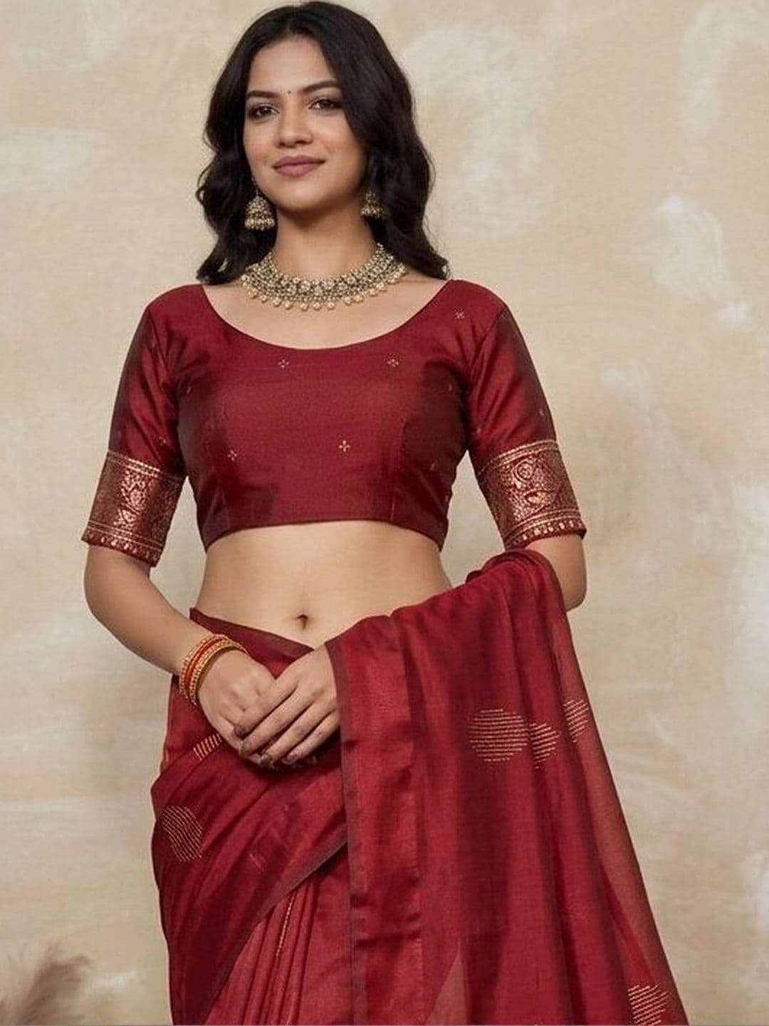UMANTA Woven Design Zari Silk Blend Banarasi Saree thumbnail 3